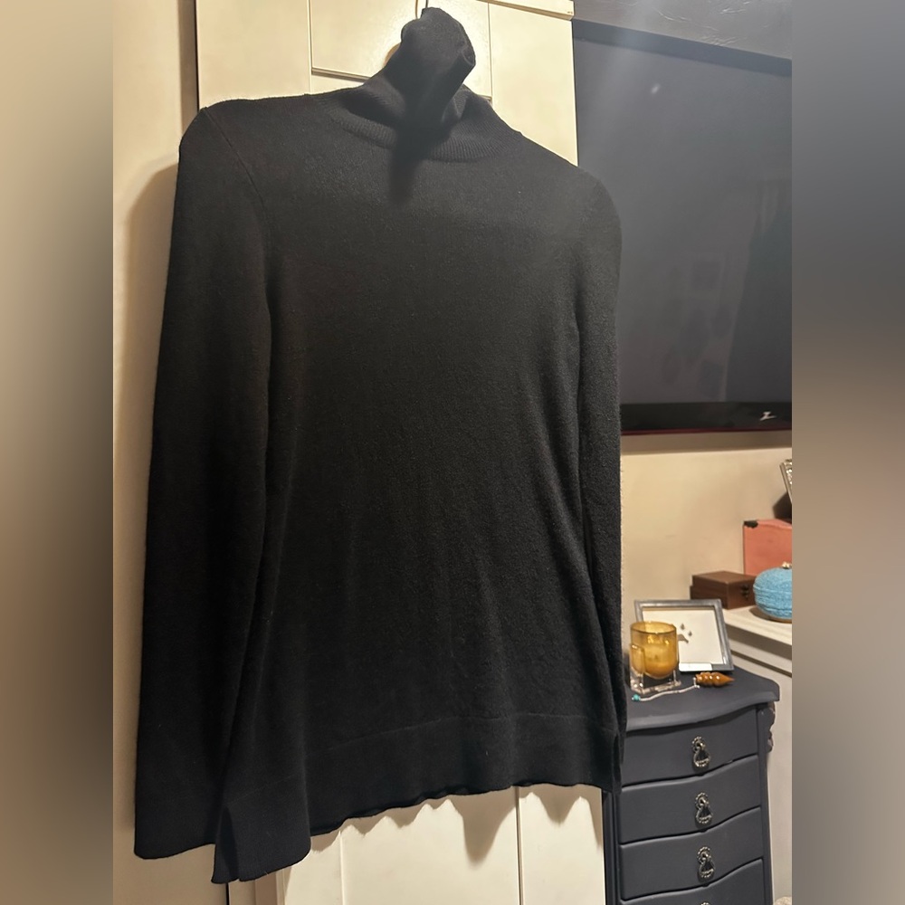 100% Cashmere Black Turtleneck Sweater - Picture 8 of 13